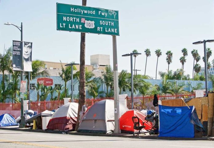 Hollywoodcalifornia,-,Feb.,26,,2022:,Homeless,Encampment,Along,The,Roadside
