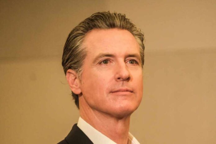 Gov.,Gavin,Newsom,Signs,The,Fast,Food,Bill,Ab1228,In