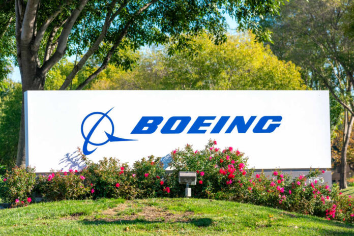 Boeing,Logo,,Sign,On,Signpost,At,Company,Office.,The,Boeing