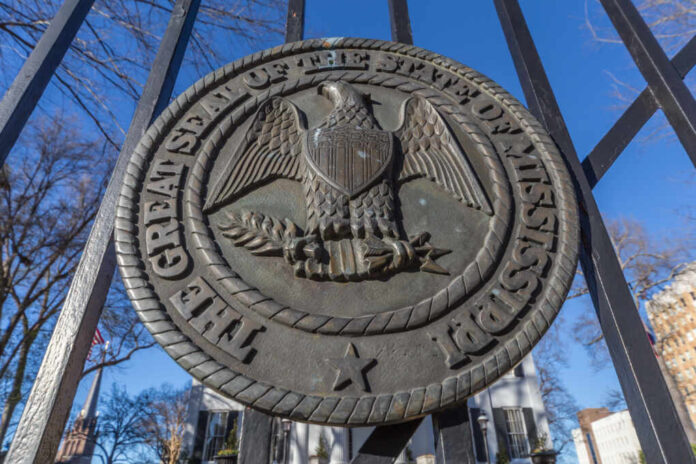 Mississippi,State,Seal,On,The,Gates,Of,Governor's,Mansion,In