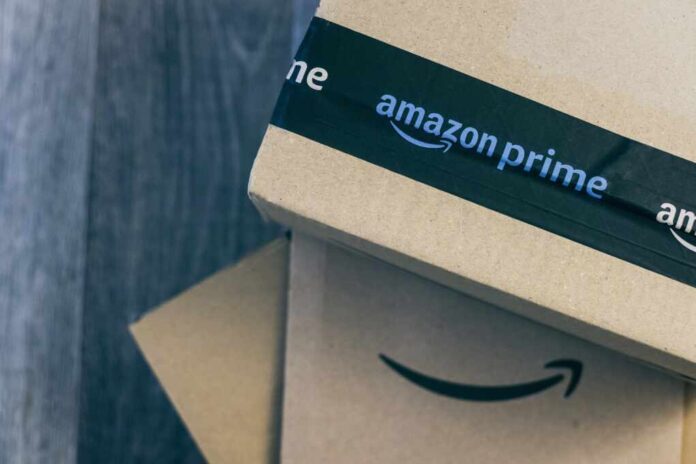 Boxes,With,Amazon,Logo,On,The,Floor.,Order,On,Delivery.