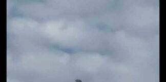 One, Possibly TWO Su-35 Fighters Shot Down! (Pilot Parachuting Possibly Seen Video)